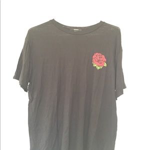 Forever 21 Black w/ red rose t-shirt